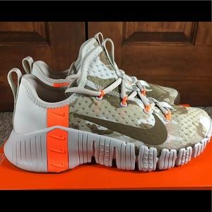 Nike Free Metcon 3 Light Bone Yukon Brown Camo CJ0861 028 Men's Size 8